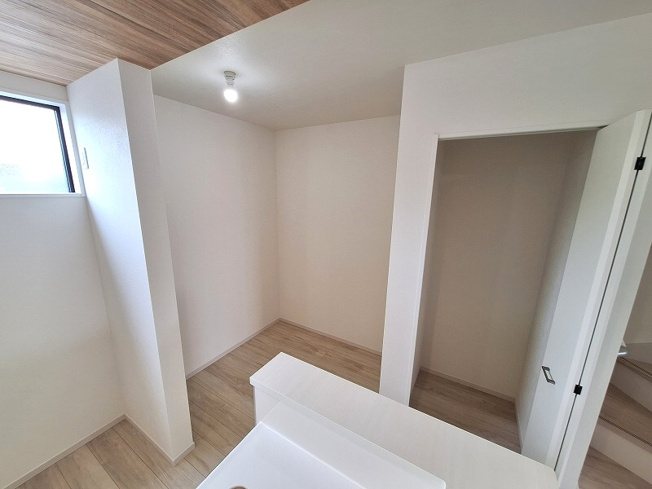 【収納】 | 和光市南1丁目　新築分譲住宅　全2棟（成増店） | キッチン脇には日用品や消耗品の置場としても利用可能なパントリースペース。