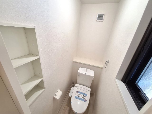 【トイレ】 | 和光市南1丁目　新築分譲住宅　全2棟（成増店） | 忙しい朝に、心のゆとりを。1階、2階、２ヶ所に設置されたトイレが、スムーズな一日のスタートを約束します。