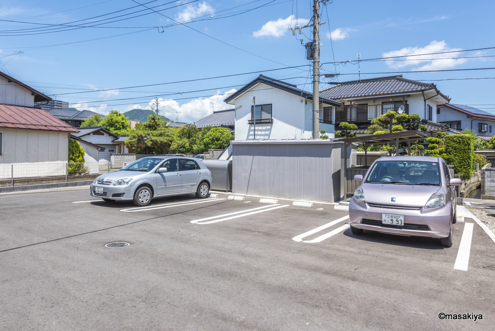 レイシス若里の駐車場|駐車場