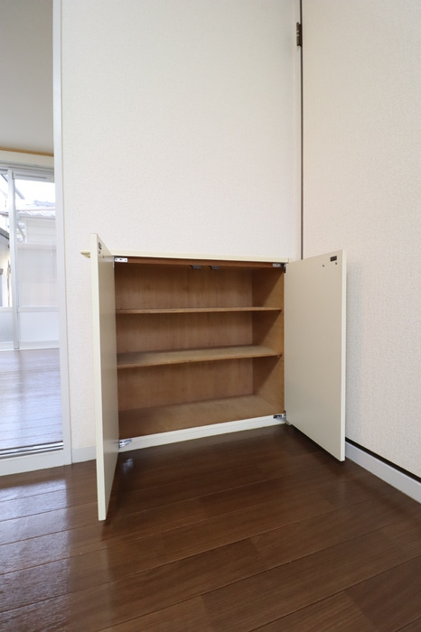 プレジールフダバの玄関
