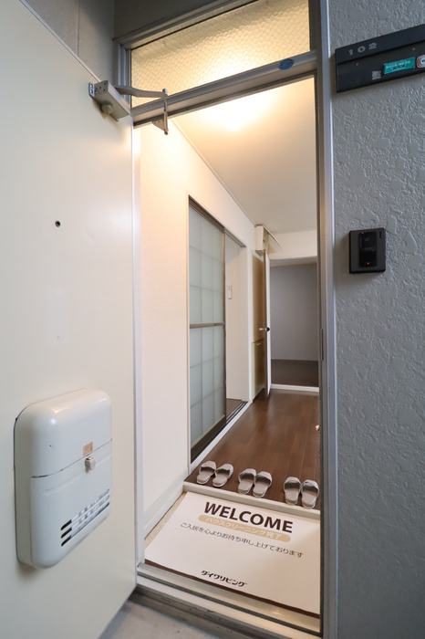 プレジールフダバの玄関