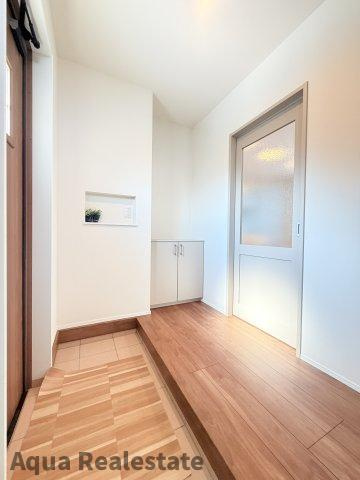 LB円座駅南モデルハウスの玄関|落ち着いた玄関です