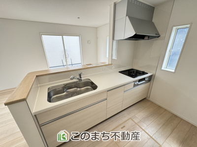 【キッチン】 | CRADLE GARDEN栃木市箱森町　第6　1号棟　 | 同社施工物件写真。※建具やフローリング、その他仕様が異なる場合がございます。