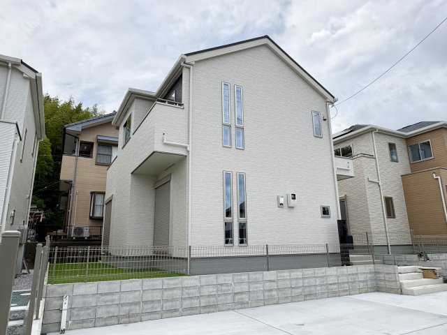 「フリースペース完備」南国市緑ヶ丘2期2号棟　新築一戸建て