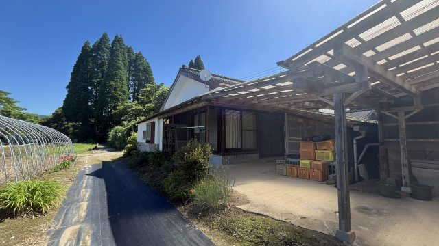 山あいの串間市大平　敷地面積300坪以上　建物が2棟ある物件ですの外観|母屋の他に、平成4年築の離れ（67.22㎡）もあります