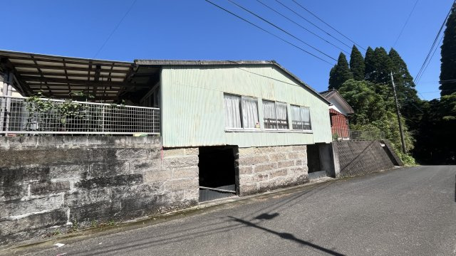 山あいの串間市大平　敷地面積300坪以上　建物が2棟ある物件ですの外観|鉄骨作りの作業所です