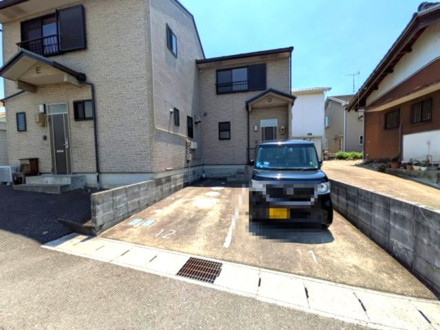 カーサ石原瀬　Ⅲの駐車場