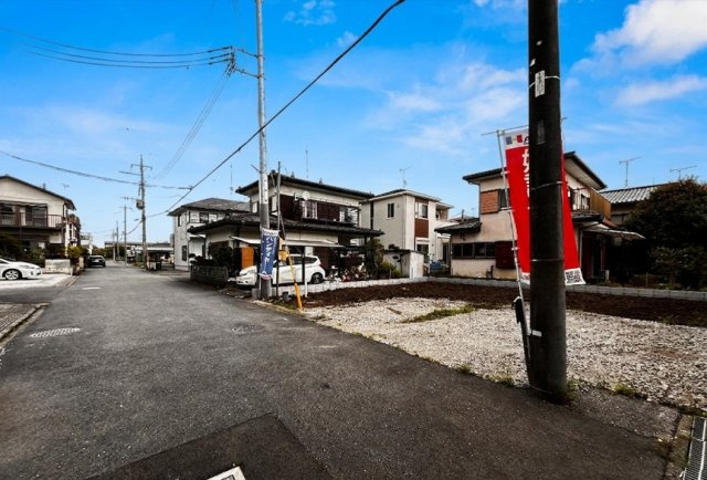 【ハートフルタウン】宇都宮市御幸ヶ原町の前面道路含む現地写真|〇只今建築中〇
商業施設や学校、公園も点在する御幸ヶ原町エリアは生活しやすい環境が整っています。
ヨークベニマル、オータニ、ドラックストア、コンビニも徒歩圏内です。
※2026年6月撮影