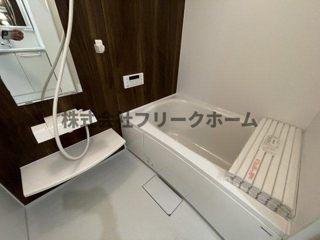 小金井市緑町５丁目のアパートの浴室