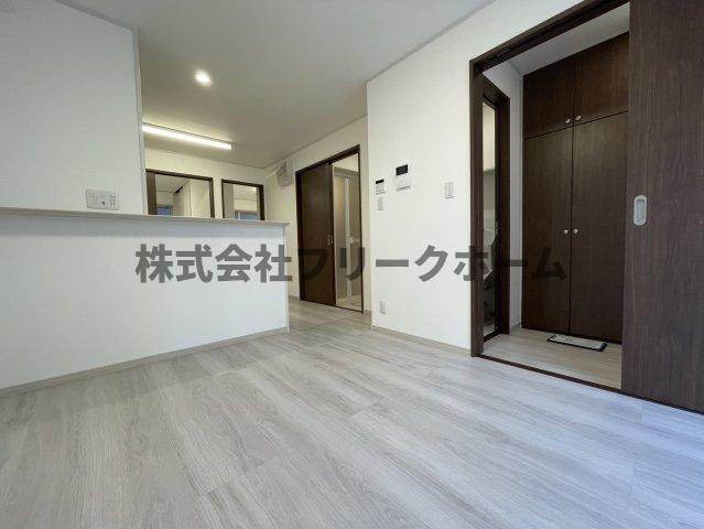 小金井市緑町５丁目のアパートの居間・リビング
