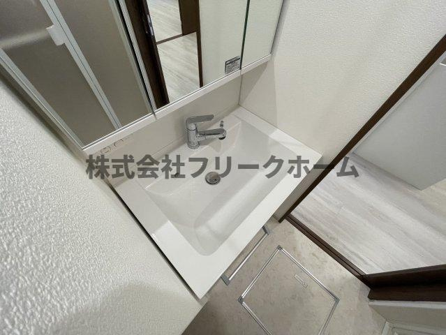 小金井市緑町５丁目のアパートの洗面所
