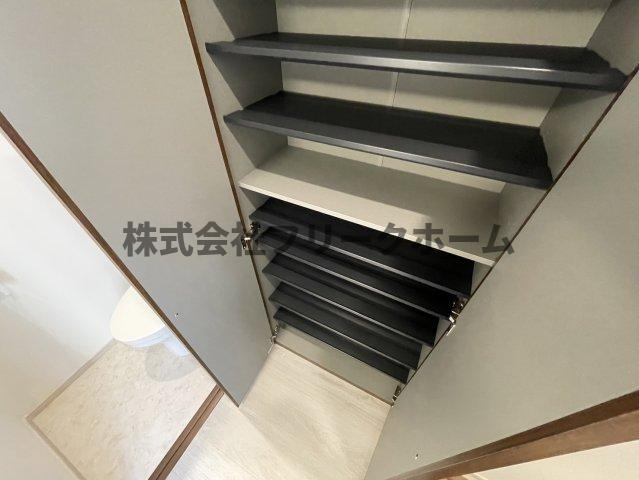 小金井市緑町５丁目のアパートの収納