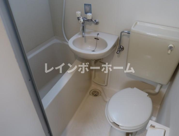 ガーデンヒルズ新倉C棟の浴室