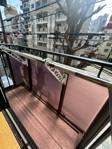CREW阪神西宮のバルコニー