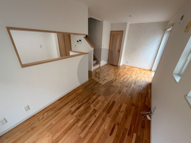 横沼町戸建貸家の居間・リビング