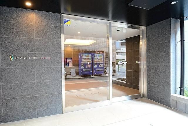ステージファースト東日本橋のエントランス