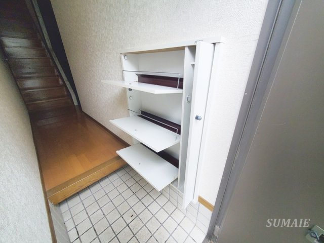 椎野ハイツの収納|シューズボックスです☆