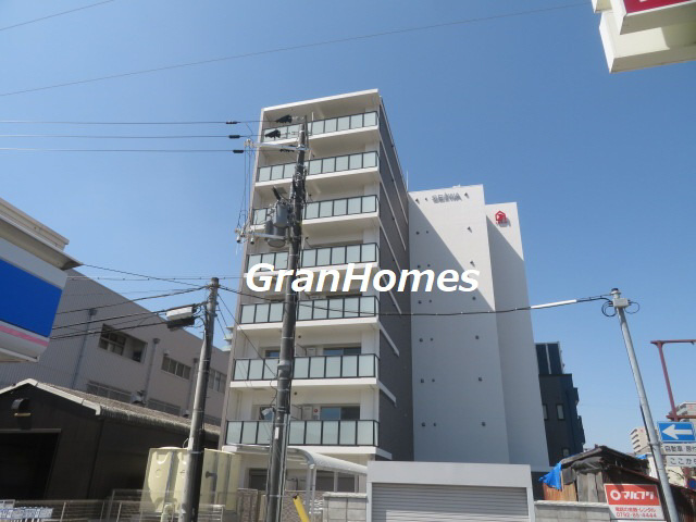 クロスフロント十二所線の外観