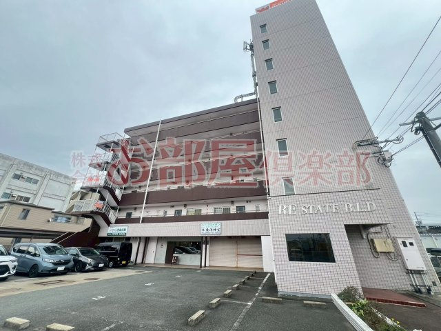 REステートビルの外観