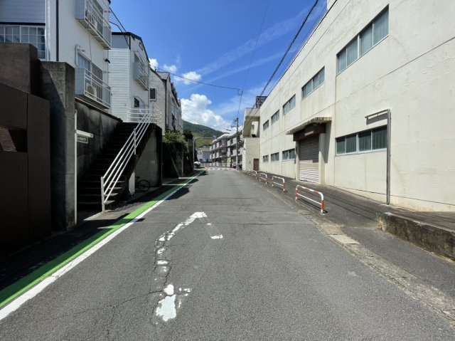 LIBERTYのその他|南東側から撮影した写真です。前面道路は幅員約7.2ｍの公道となっております。
