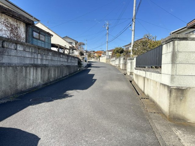 那珂市平野　中古戸建の前面道路含む現地写真