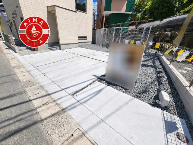 春日市小倉6丁目第1-2棟（1号棟）の外観|広々した駐車場になります。