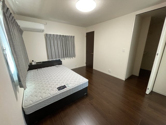 東田３丁目　中古住宅の洋室