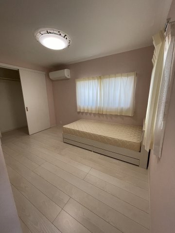 東田３丁目　中古住宅の洋室