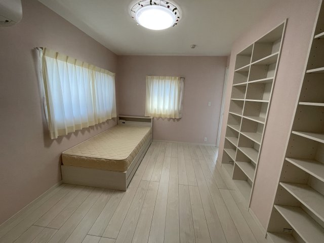 東田３丁目　中古住宅の洋室