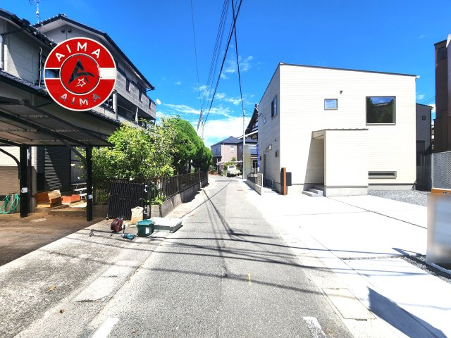 春日市小倉6丁目第1-2棟（2号棟）の外観|前面道路含む現地の写真です。