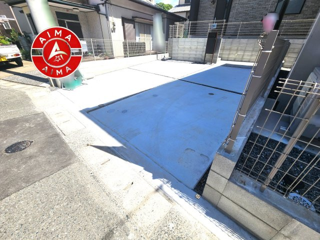 春日市小倉6丁目第1-2棟（2号棟）の外観|広々した駐車場になります。