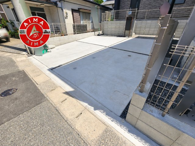 春日市小倉6丁目第1-2棟（2号棟）の外観|広々した駐車場になります。