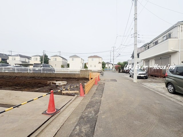 売地 東久留米市本町４丁目の前面道路含む現地写真