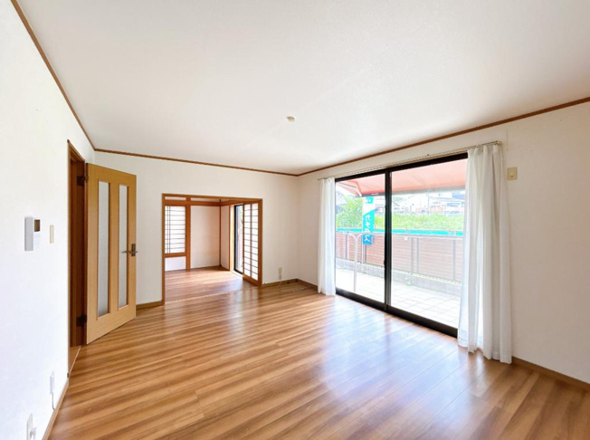 【居間・リビング】 | 牛久市田宮町　中古戸建