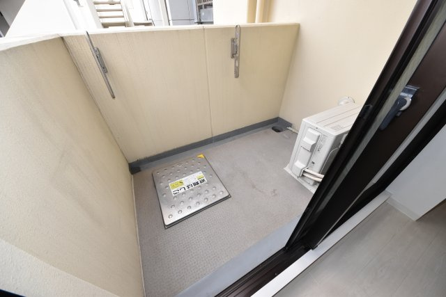 アモーレ本町ウエストのバルコニー