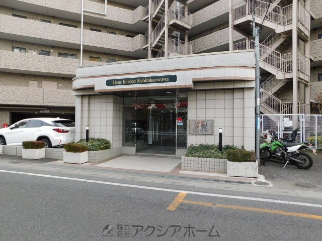 ライオンズマンション西所沢のエントランス