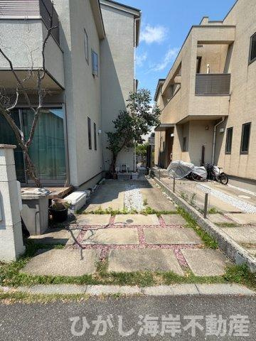 藤沢市辻堂東海岸4丁目　中古戸建の駐車場|駐車2台可×海徒歩5分。湘南ライフを満喫できる住環境。
