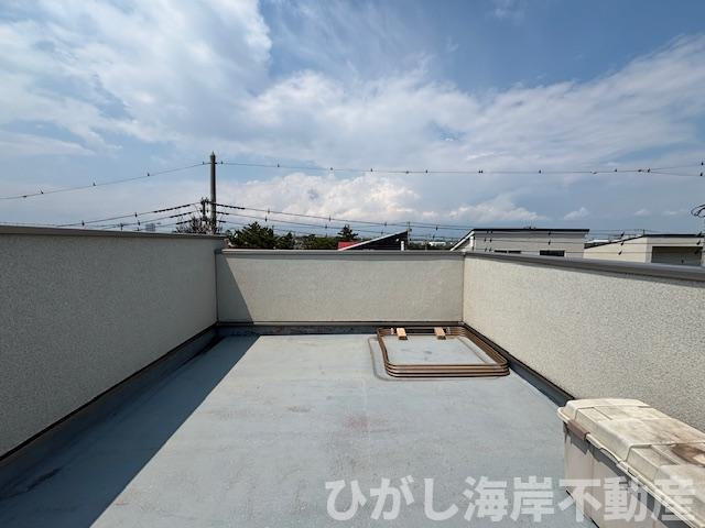 藤沢市辻堂東海岸4丁目　中古戸建のバルコニー|富士山や花火を望む屋上バルコニー。湘南の四季を楽しめます。