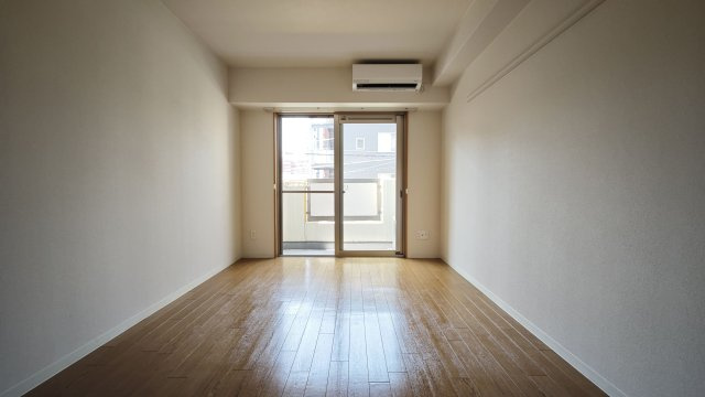 【居間・リビング】アロハ三宮 