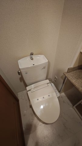 【トイレ】アロハ三宮 
