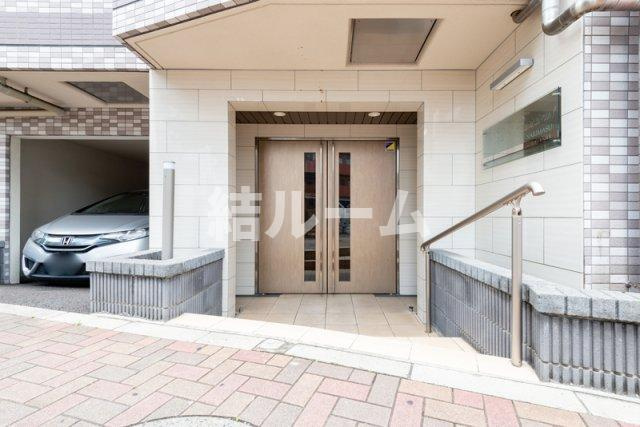 板橋区赤塚新町２丁目の賃貸マンションのエントランス