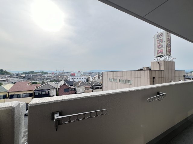 エスリード五位堂のバルコニー|開放的で明るい空間を演出してくれるバルコニーです