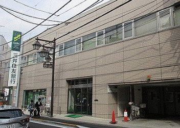 三井住友銀行まで964m
