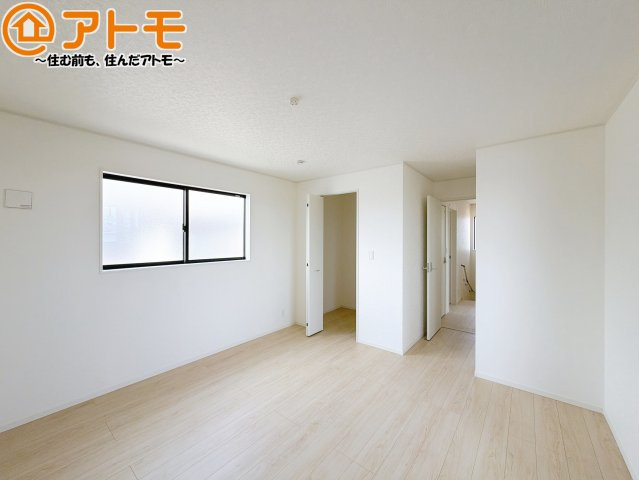 【寝室】 | 島田市稲荷第6　新築戸建　全1棟 | 収納スペースもしっかり確保したお部屋は、収納家具の数も減らせるのでお部屋を広く使えます！