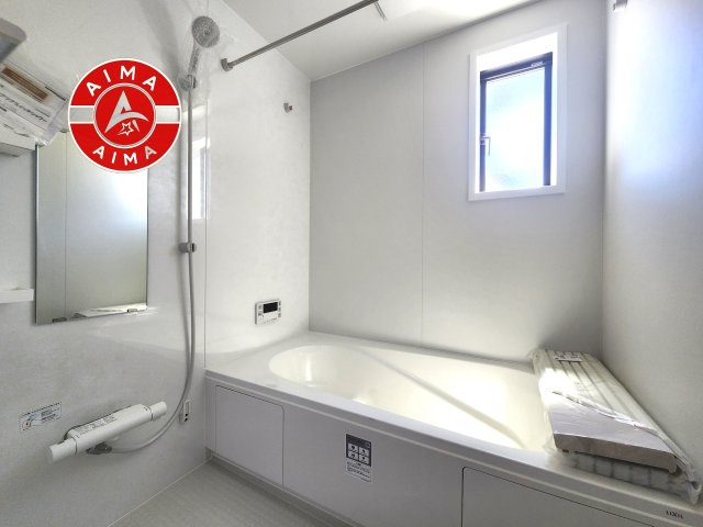 福津市津屋崎7丁目第6-3棟（3号棟）の浴室|1日の疲れを癒してくれる広々バスルーム。雨の日のお洗濯にも大活躍な浴室乾燥機付です！