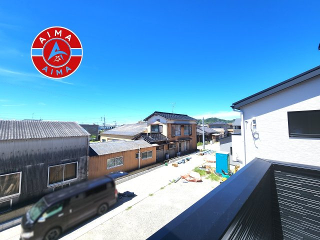 福津市津屋崎7丁目第6-3棟（3号棟）の展望|窓から緑が見える物件も魅力的です。