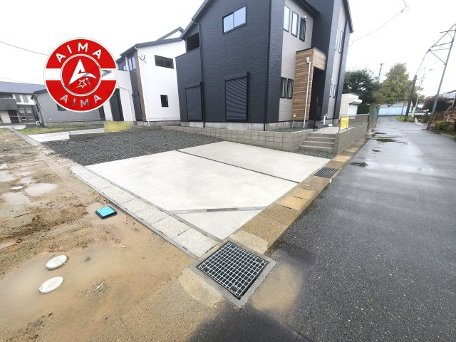 福津市津屋崎7丁目第6-3棟（3号棟）の外観|広々した駐車場です。