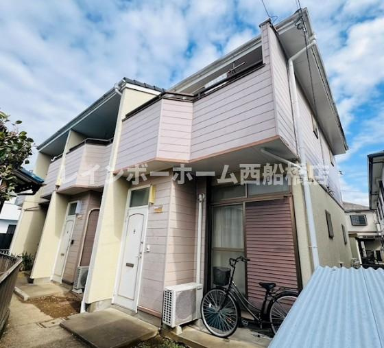 松戸市五香７丁目のアパートのエントランス