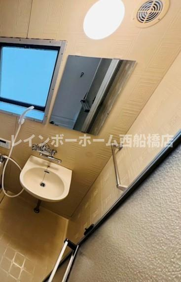 グリーンテラス五香の洗面所