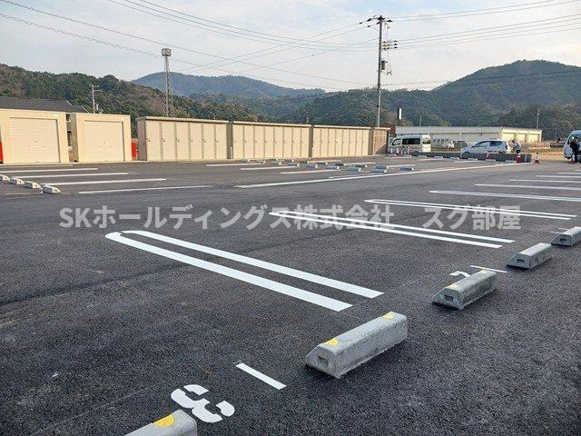 アンソレイエ高浜Ⅱの駐車場